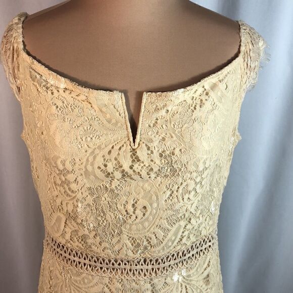 Allandwell Design Women's Size Large Elegant Floral Lace Bodycon Cocktail Dress - Picture 4 of 10